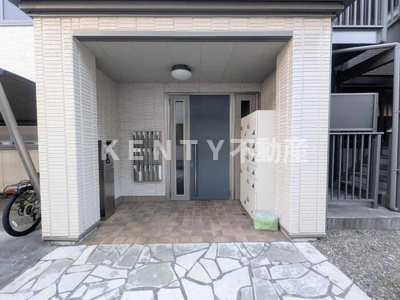 【エントランス】 | コムシェソワⅠ | 清潔なエントランスです