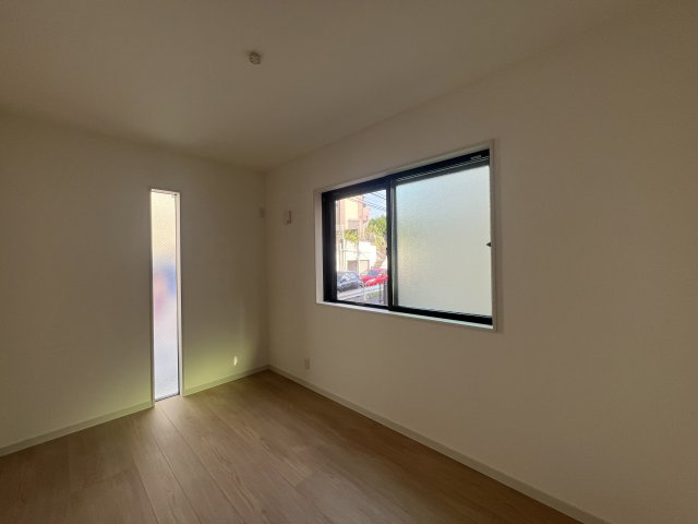 見た目より、中身を磨け！言われなくても分かってるわ！な、美人物件【鶴見区北寺尾７丁目】新築戸建の洋室|使い勝手のいい洋室です