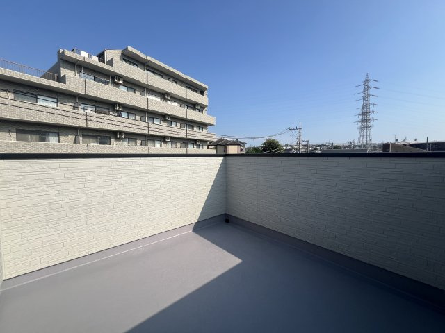 外観見た目も大事です！【鶴見区北寺尾7丁目】新築戸建のバルコニー|バルコニーからの眺めを楽しみながら食事をしませんか