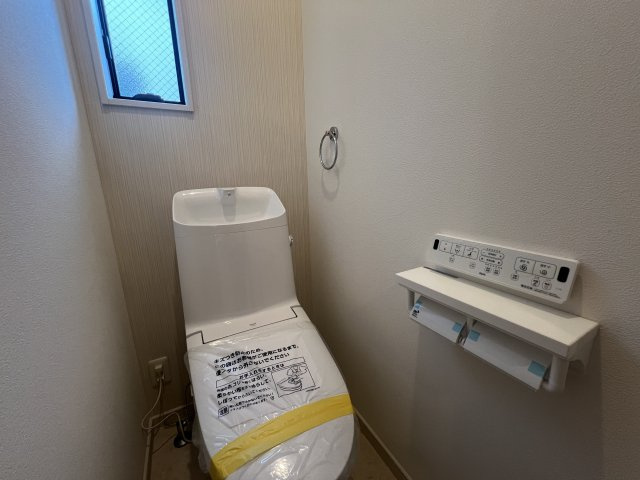 外観見た目も大事です！【鶴見区北寺尾7丁目】新築戸建のトイレ|落ち着いたトイレです