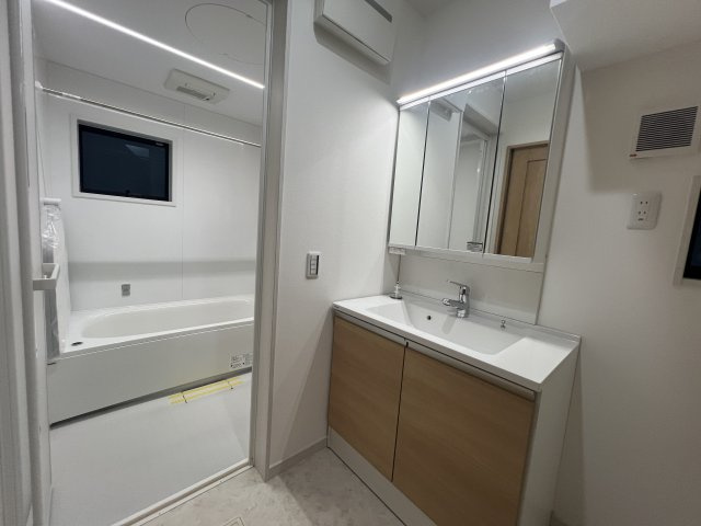 見た目より、中身を磨け！言われなくても分かってるわ！な、美人物件【鶴見区北寺尾７丁目】新築戸建の独立洗面台|朝の身支度には欠かせない独立洗面化粧台