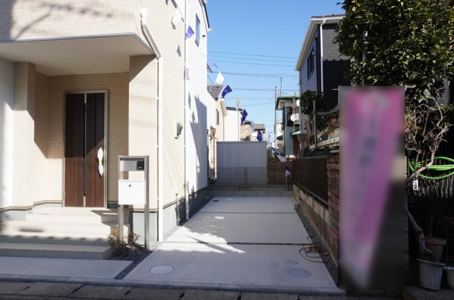 越谷市大字大泊 新築分譲住宅の駐車場