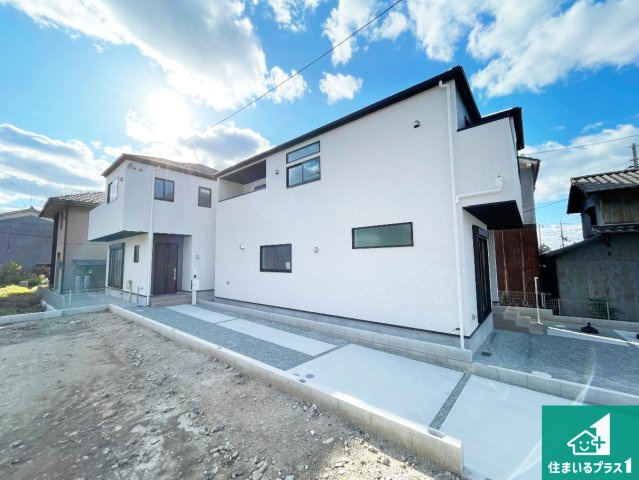 柏原市大県　第2期　新築一戸建てのトイレ|シンプルなトイレは落ち着く空間！お手入れも簡単です！