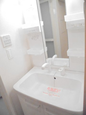 【洗面所】 | セレーノ光Ⅱ | 明るい洗面所です
