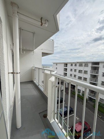 エクレール二宮 B棟のバルコニー