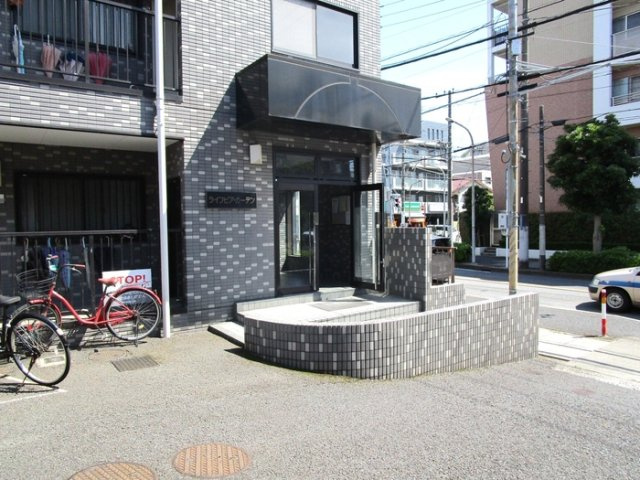 ライフピア・ガーデンのエントランス