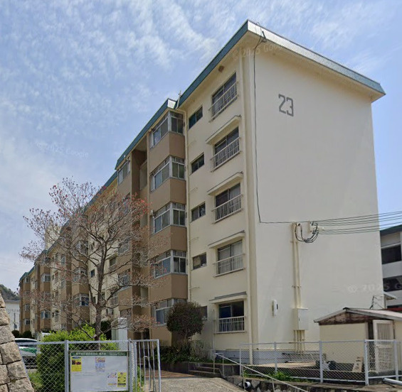 鶴甲コーポ２３号館の外観