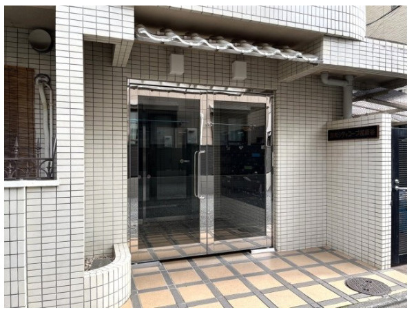 藤和シティーコープ祖師谷のエントランス