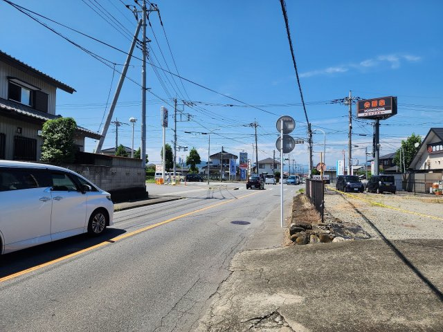高崎市上豊岡町売土地の前面道路含む現地写真