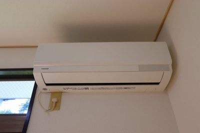 【設備】 | メゾン小萩 | 必須アイテムのエアコンも完備しております