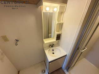 浴室内に洗面台付き！
