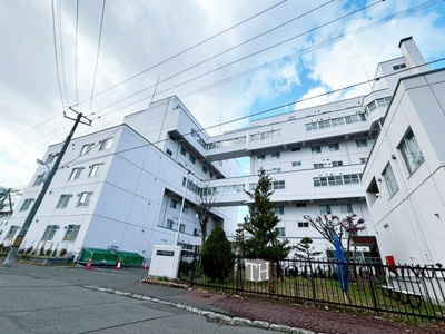 【外観】 | コープ野村澄川第弐 | 流行に左右されず、将来にわたって価値が継続する「上質」な佇まい。親しみやすさが暮らしを豊かにしてくれる住空間です。