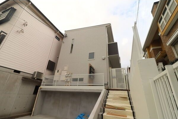 ボンヌール川名