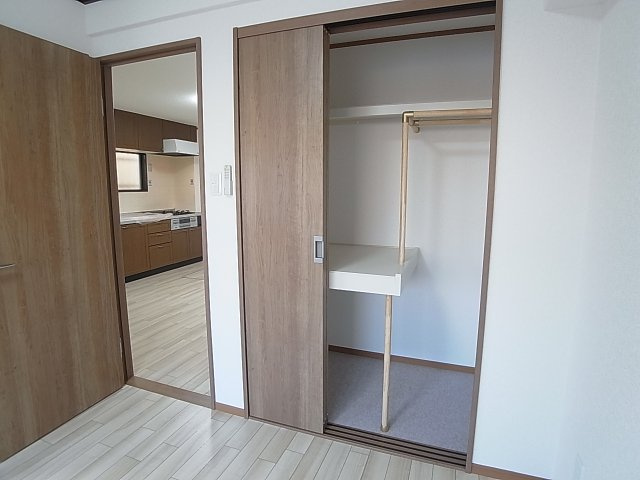 神戸市兵庫区下三条町の賃貸マンションの収納|クローゼットタイプと押入れタイプの両面で使える収納