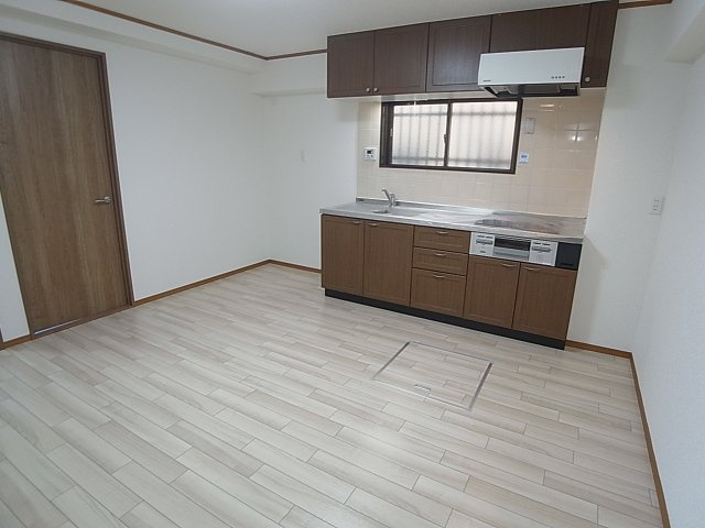 神戸市兵庫区下三条町の賃貸マンションの居間・リビング|奇麗で開放感の有るリビングスペース