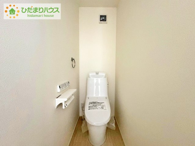 日立市東金沢町1丁目　新築戸建　2号棟のトイレ|1・2階にトイレあり。階段を降りなくてもいいので、高齢者の方も優しい☆彡