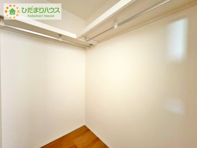 日立市東金沢町1丁目　新築戸建　2号棟の収納|"ママに人気のウォークインクローゼット付き！
コートやジャケットはもちろん、季節物や布団なども全部収納できちゃいます(^^)/"