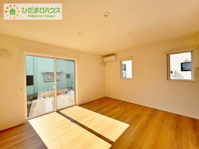 日立市東金沢町1丁目　新築戸建　2号棟の居間・リビング|お子様が元気に遊べる広々としたリビングです。