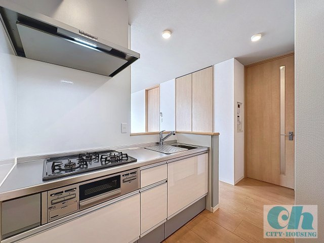 コモーダ大森南 305号室のキッチン
