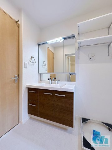 コモーダ大森南 305号室の独立洗面台