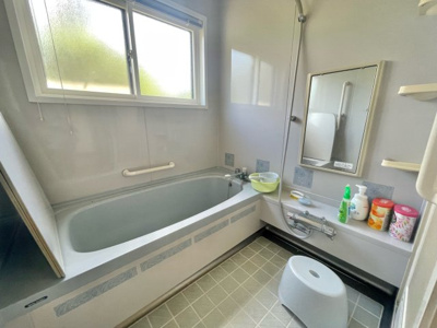 【浴室】 | 【中古戸建て】井川町八田大倉 | 一日の疲れをゆっくり癒せるバスルーム