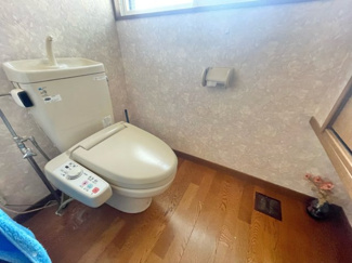 【トイレ】 | 【中古戸建て】井川町八田大倉 | シンプルで使いやすい空間