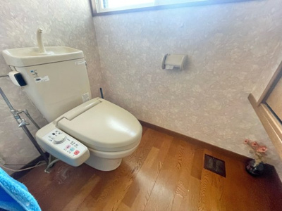【トイレ】 | 【中古戸建て】井川町八田大倉 | シンプルで使いやすい空間