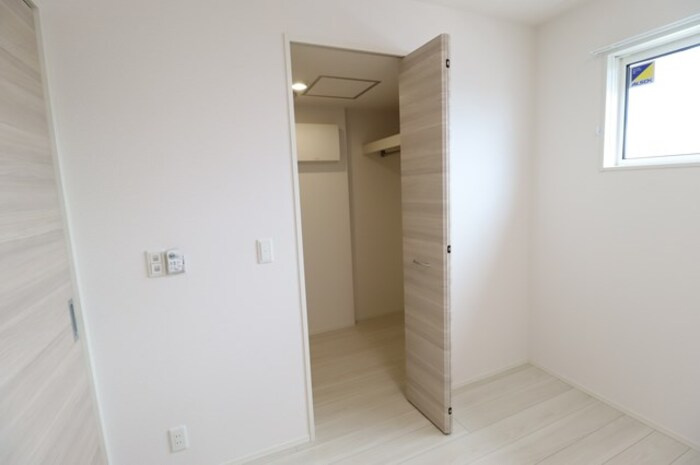 サンライズガーデンさくらの収納|ウォークインクローゼット