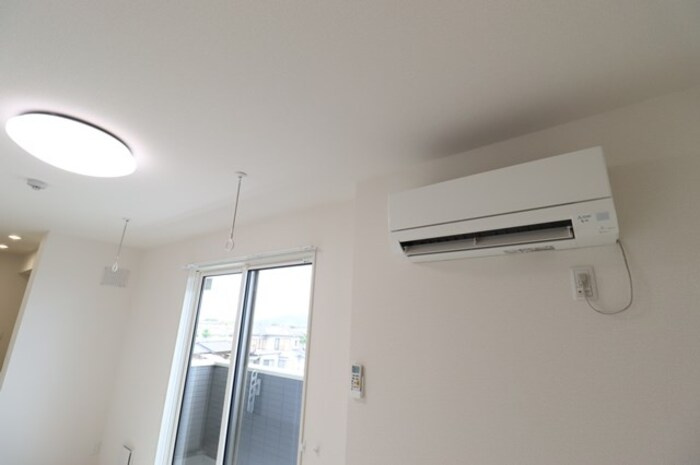 サンライズガーデンさくらの設備|エアコン・室内物干し