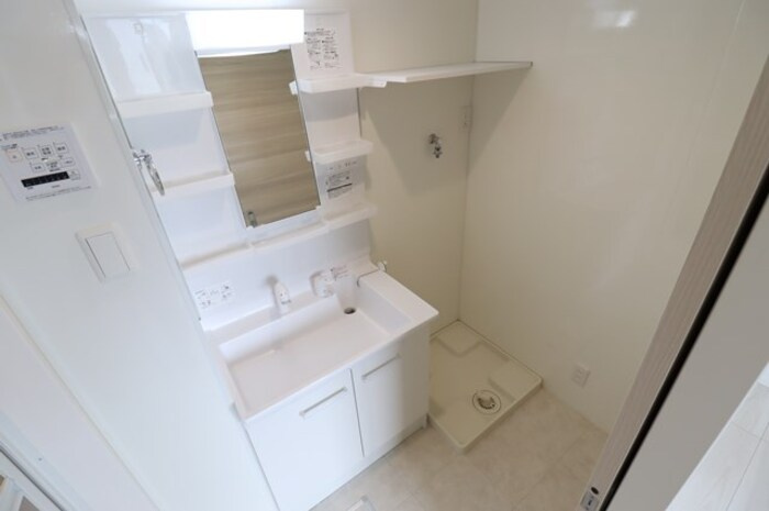 サンライズガーデンさくらの独立洗面台|洗髪洗面化粧台・室内洗濯機置き場