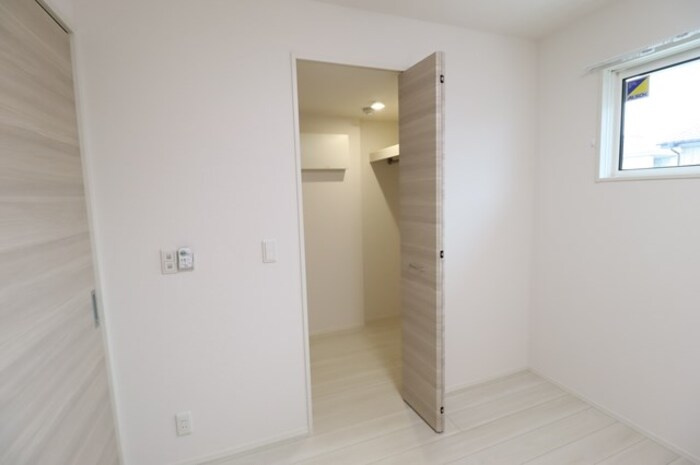 サンライズガーデンさくらの収納|ウォークインクローゼット