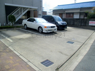 【駐車場】