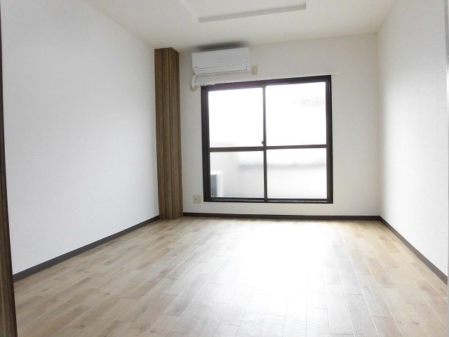 明るくキレイなお部屋です