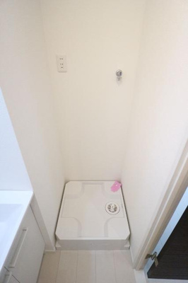 【設備】 | ステラ住吉 | 設備 洗濯機置場 