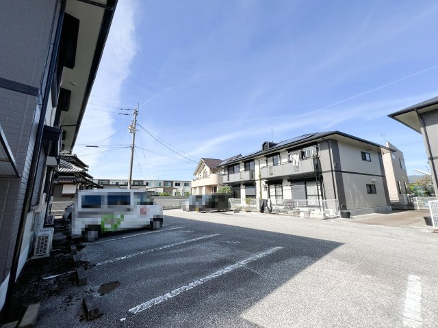 ソフィア横町 C棟の駐車場