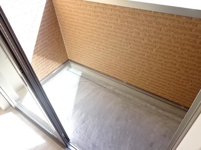 ロイヤルハイツ横浜のバルコニー|ベランダ