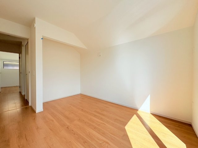 WICあり収納豊富　伊川谷町潤和　新築2区画　1号棟の洋室