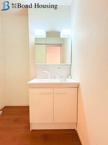 駐車2台可能　伊川谷町潤和　新築2区画　2号棟の独立洗面台