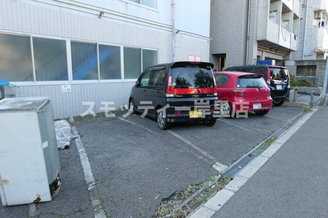 プリエール住之江御崎の駐車場