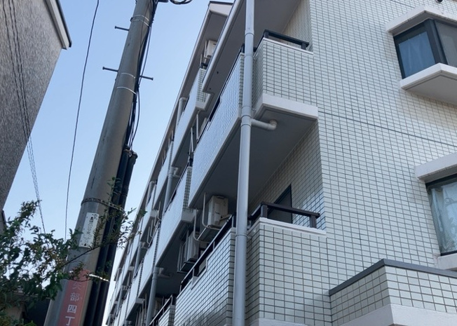 【バルコニー】 | クリオ矢部１番館 | 一般的なバルコニーは、奥行1.5ｍ程ですが、ワイルドバルコニーは2ｍまで広がっています。そのため洗濯物の間隔をあけ干すことができ、乾きやすいというメリットや、ガーデニングが楽しめる等の特徴があります。