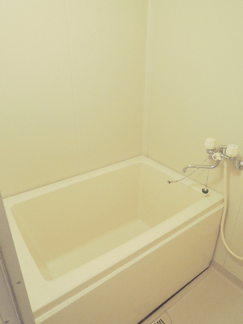 カサベルデＡ・Ｂの浴室|ゆとりのあるバスルーム