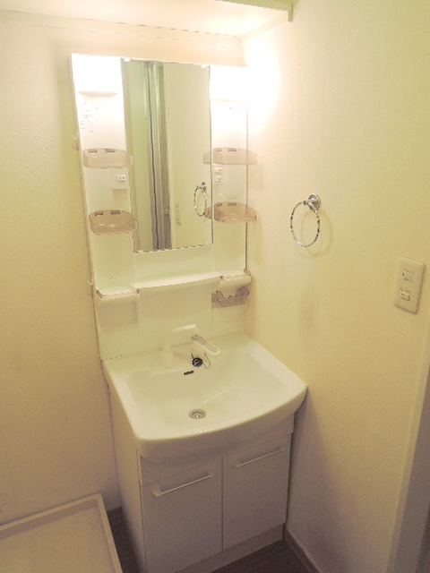 カサベルデＡ・Ｂの洗面所|忙しい朝に嬉しい独立洗面化粧台