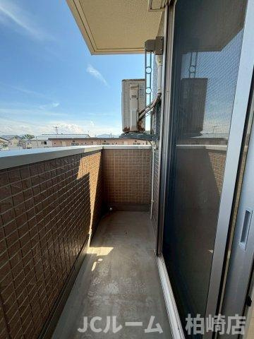 柏崎市桜木町のアパートのバルコニー