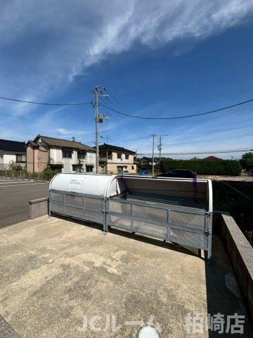 柏崎市桜木町のアパートの駐車場