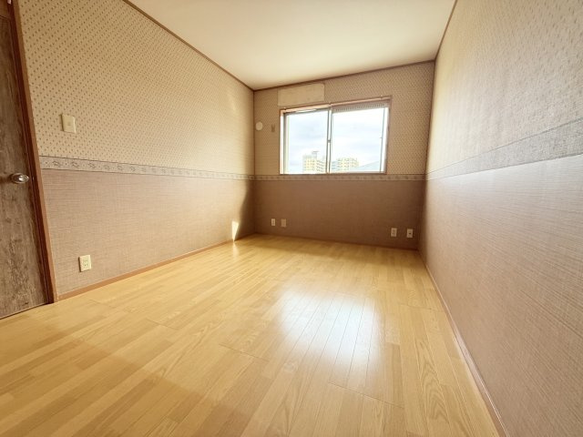 神戸市西区学園西町2丁目　戸建の洋室