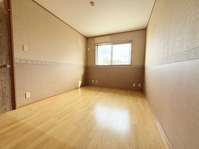 神戸市西区学園西町2丁目　戸建の洋室