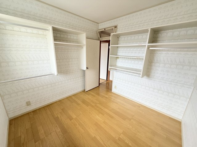 神戸市西区学園西町2丁目　戸建の洋室