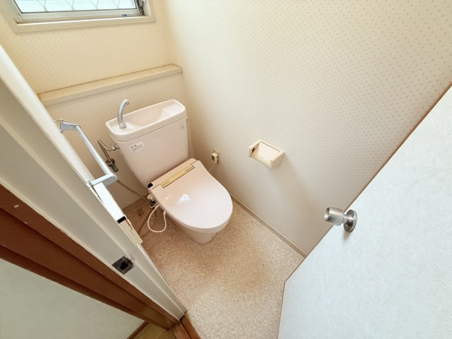 神戸市西区学園西町2丁目　戸建のトイレ