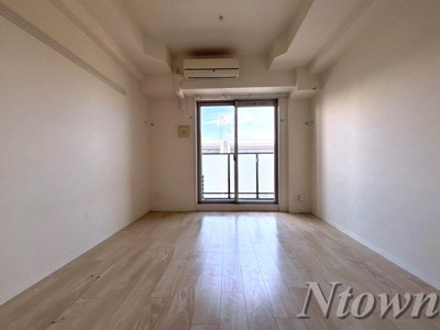 【居間・リビング】 | プレサンス千種アイル | こちらのリビングで趣味の時間をお楽しみください