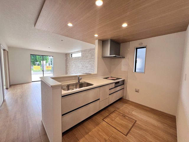 郡山市片平町釜場　新築分譲住宅　1号棟のキッチン